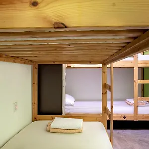 Hostel Pods The Backpackers & Cafe, 